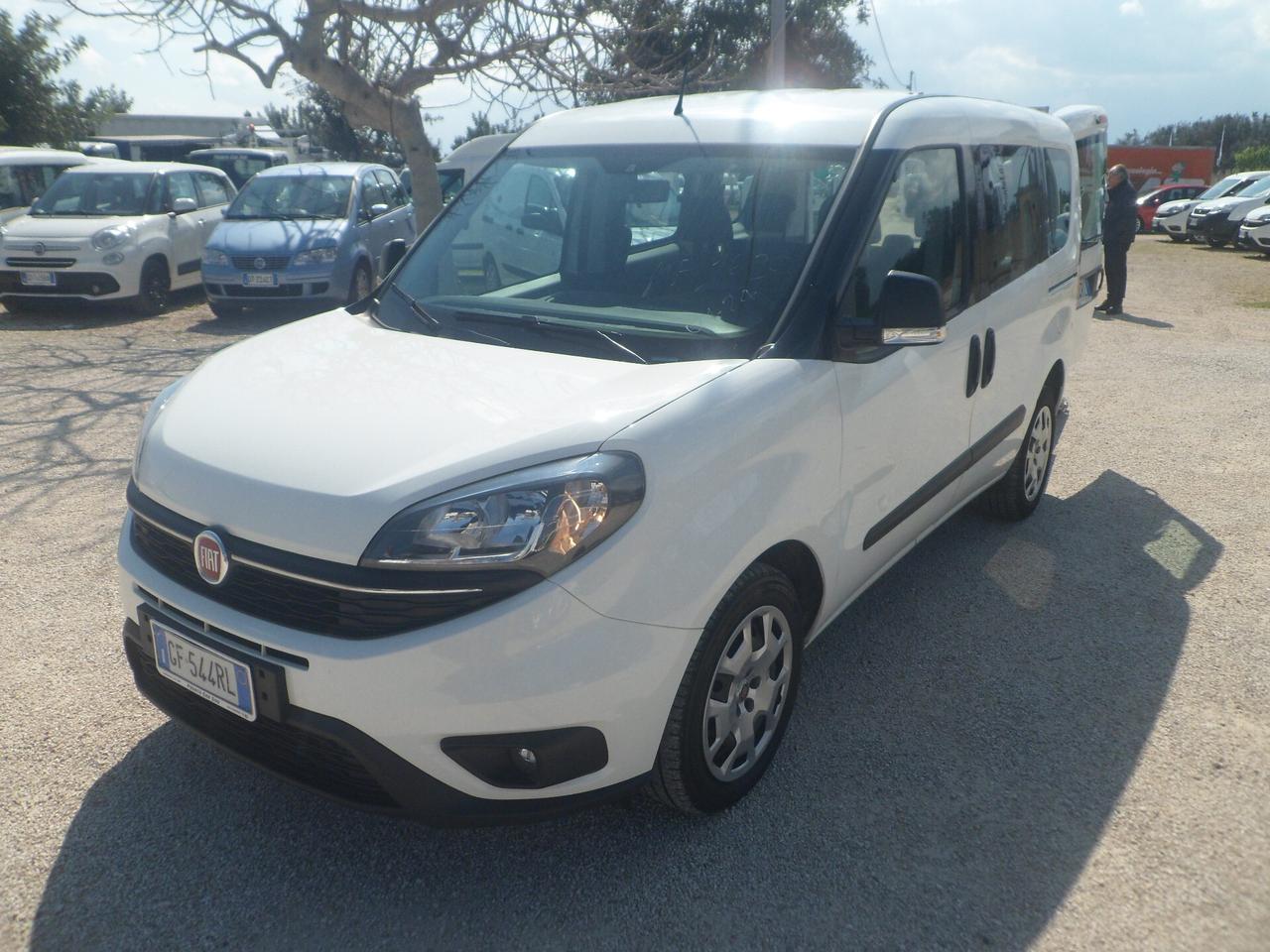 Fiat Doblo 5 posti autocarro