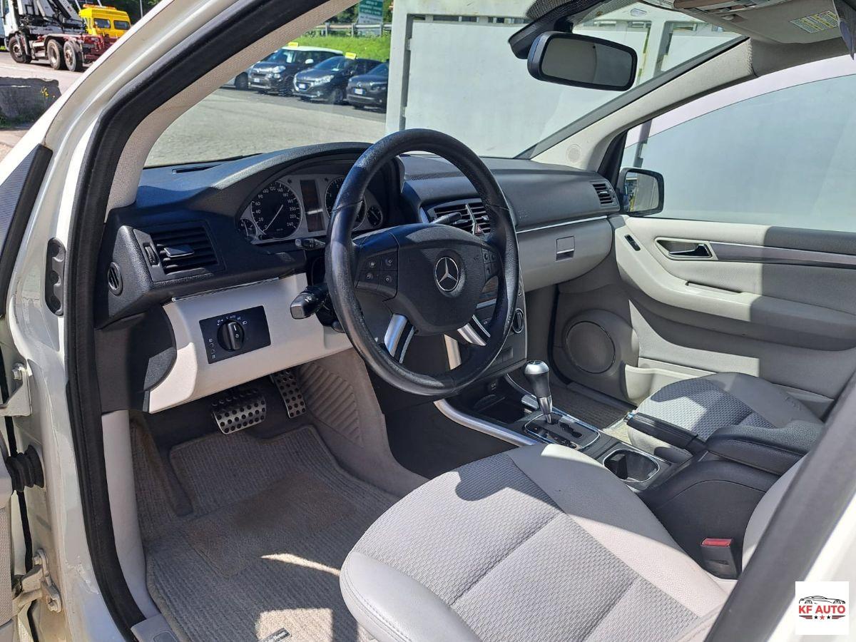 MERCEDES - Classe B - 180 AUTOMATIC Premium