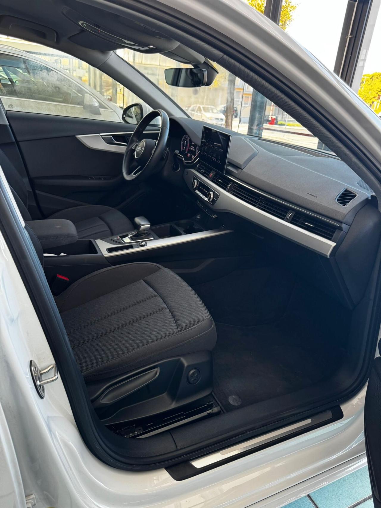 Audi A4 Avant 35 TDI/163 CV S tronic Business Advanced