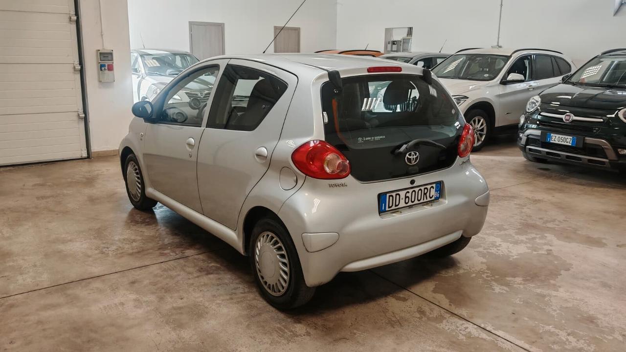 Toyota Aygo 1.0 12V VVT-i 5P Sol