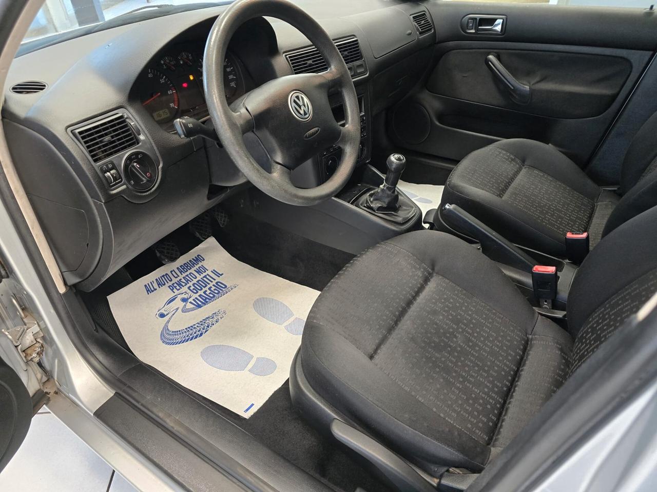 Volkswagen Golf 1.4 16V cat 5 porte 2001