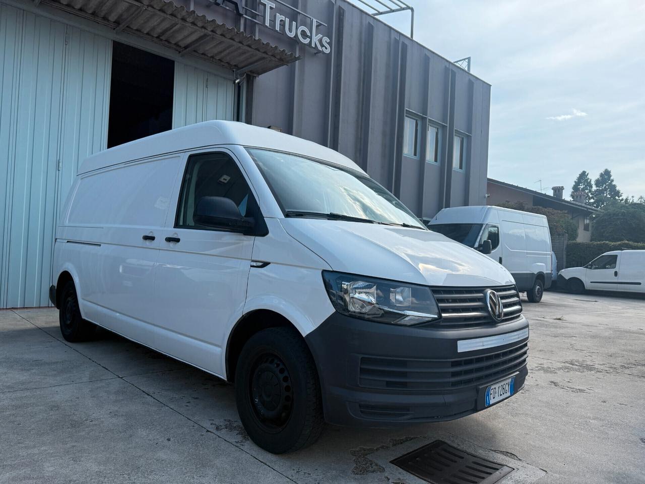 Volkswagen T6 Transporter 160 CV/150000 KM/L1H2/COIBENTATO/2016