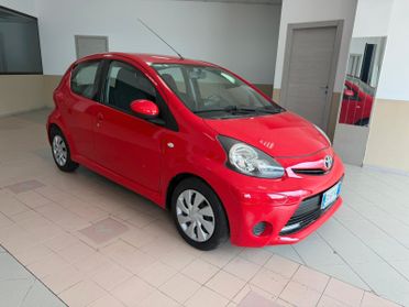 Toyota Aygo 1.0 VVT-i 69 CV 5 porte x-cool MMT
