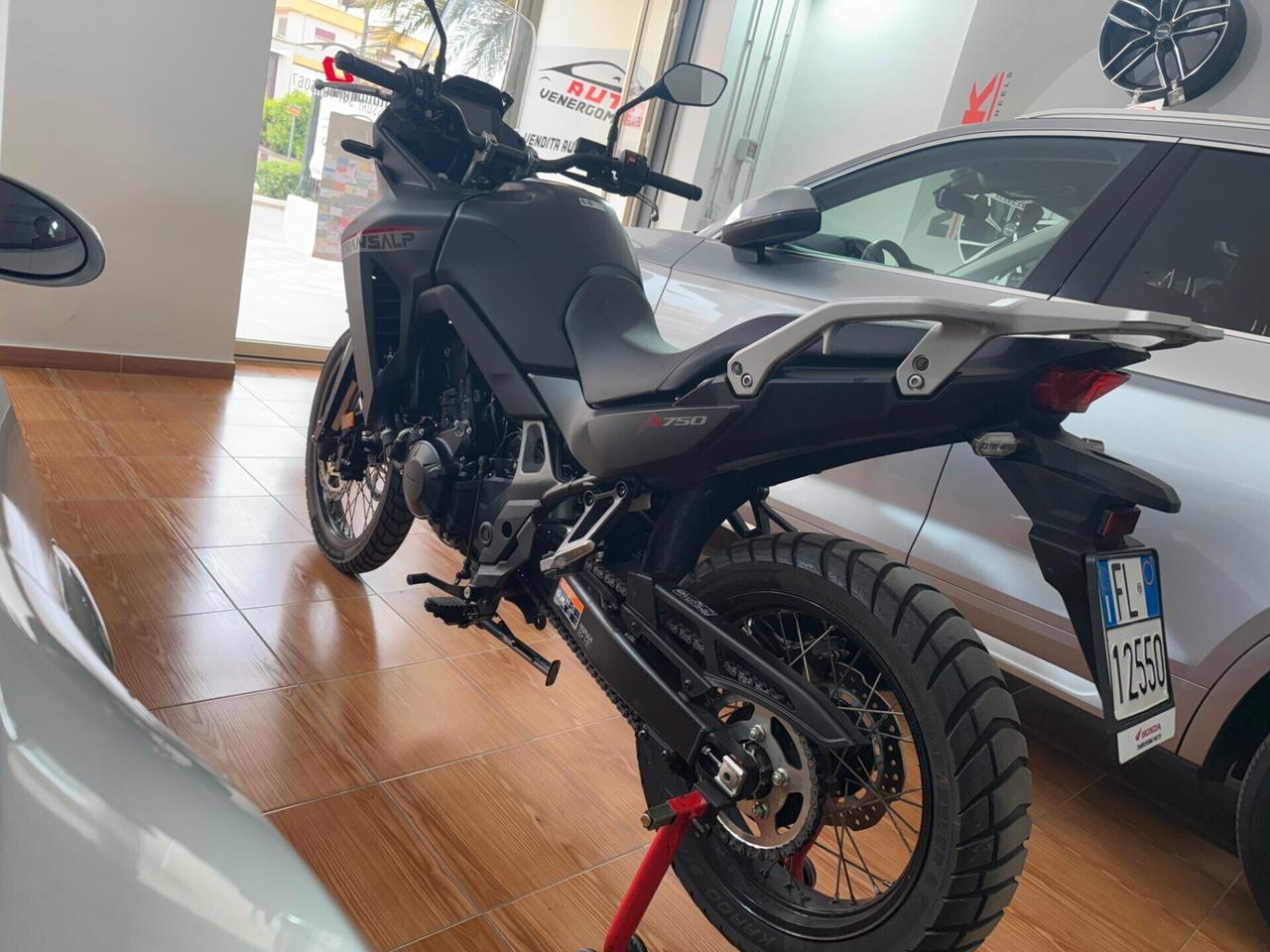 Honda Transalp 750 DEPO A LIBRETTO A2 GARANZIA UFFICIALE HONDA