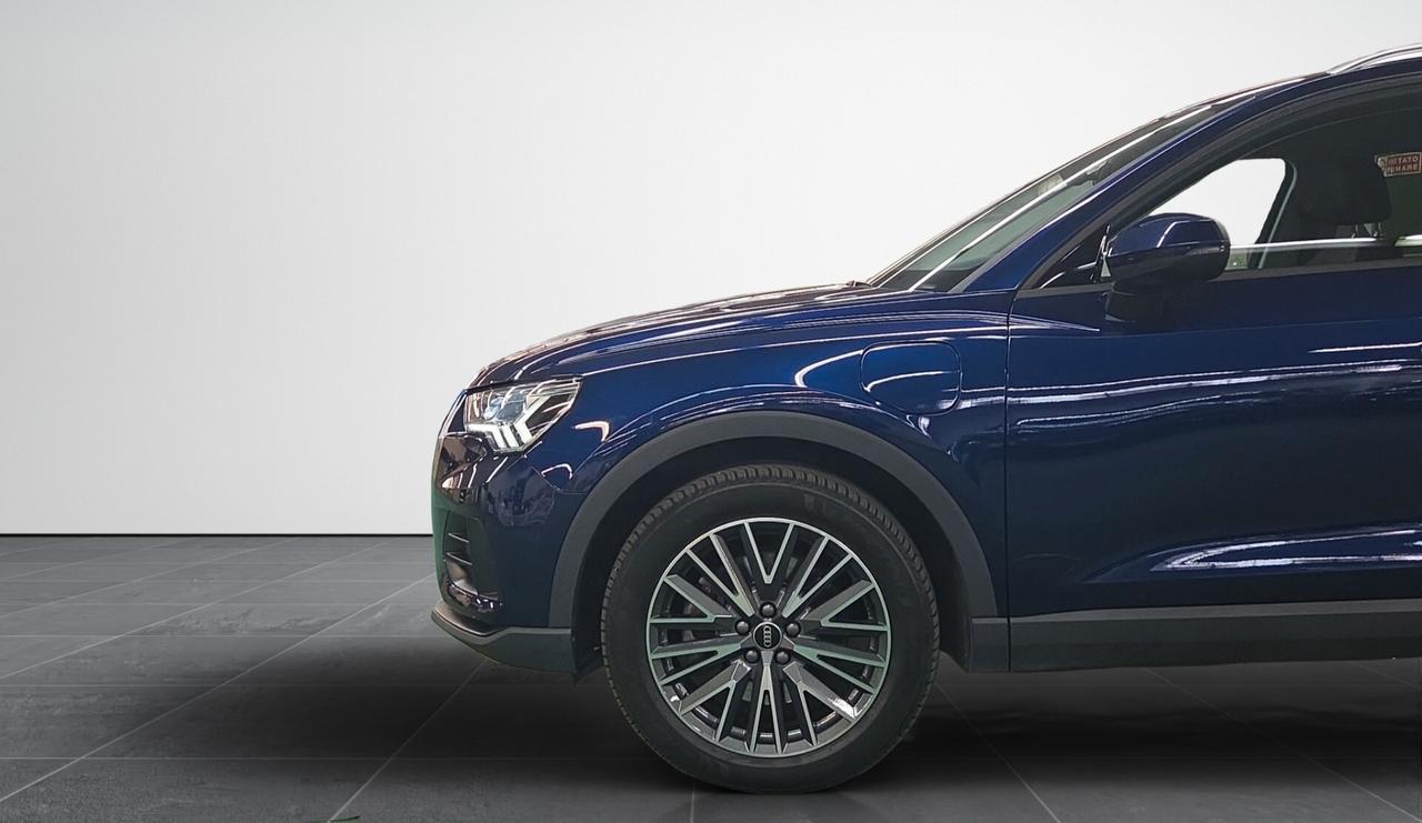 Audi Q3 45 TFSI e S tronic Business