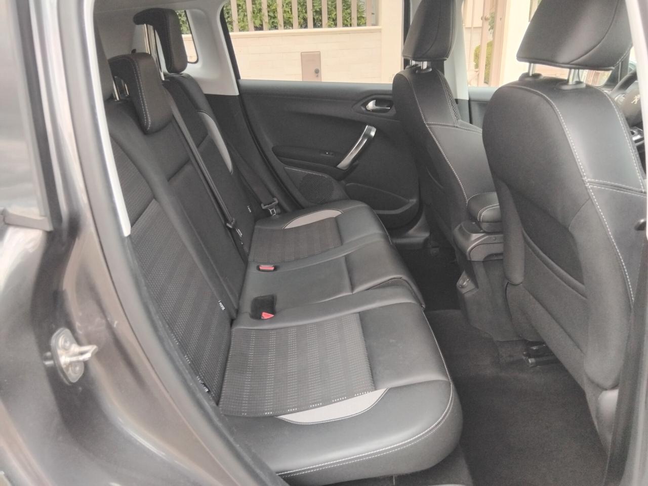 Peugeot 2008 1.6 Blue-HDi 120cv Allure