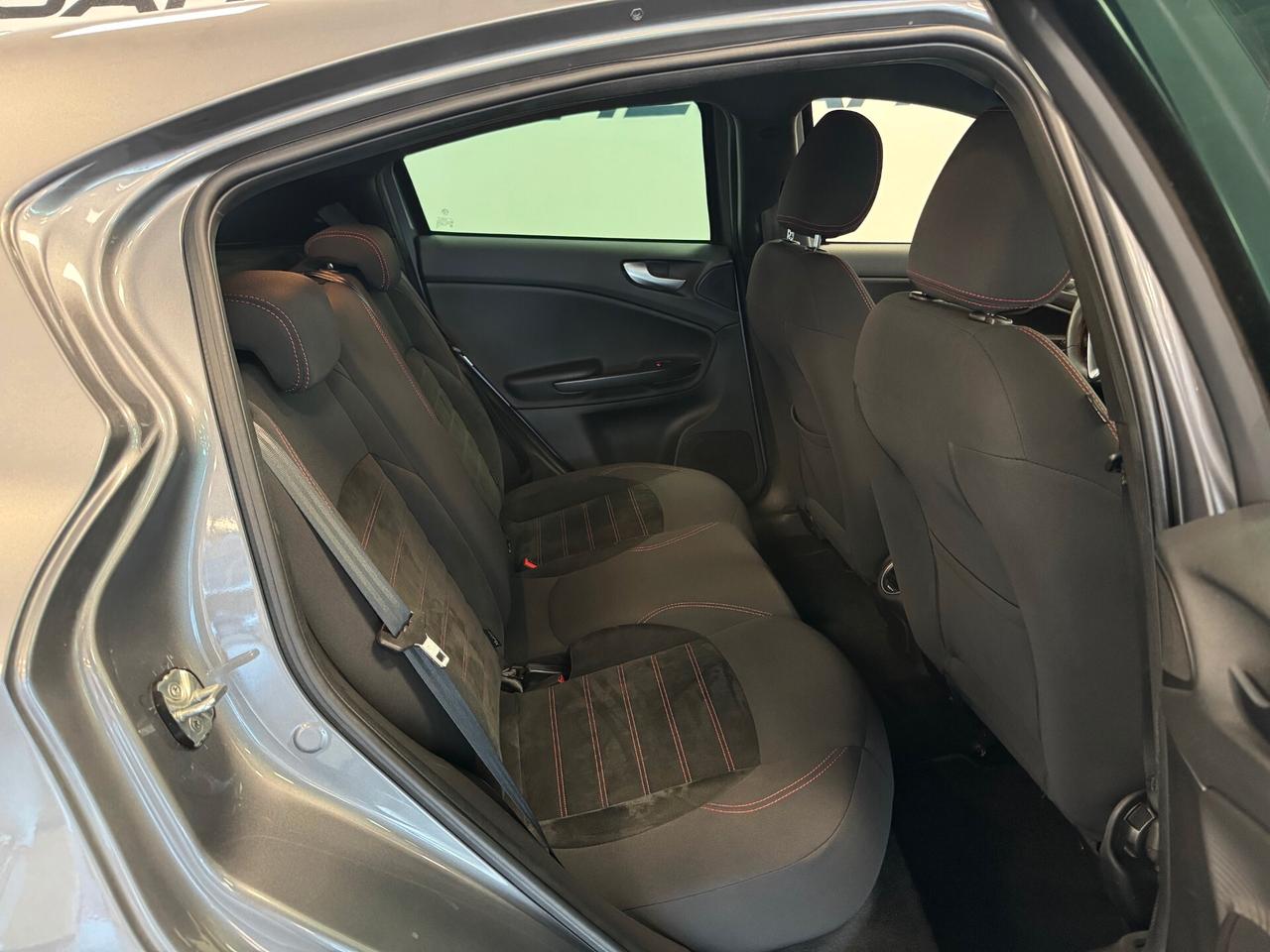 Alfa Romeo Giulietta 1.6 JTDm TCT 120 CV Sprint CARBON EDITION