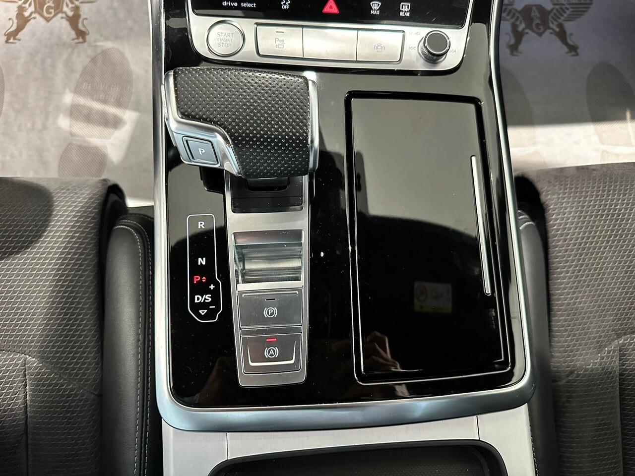 Audi Q8 45TDI 3.0 231 CV Quattro S Line 2020