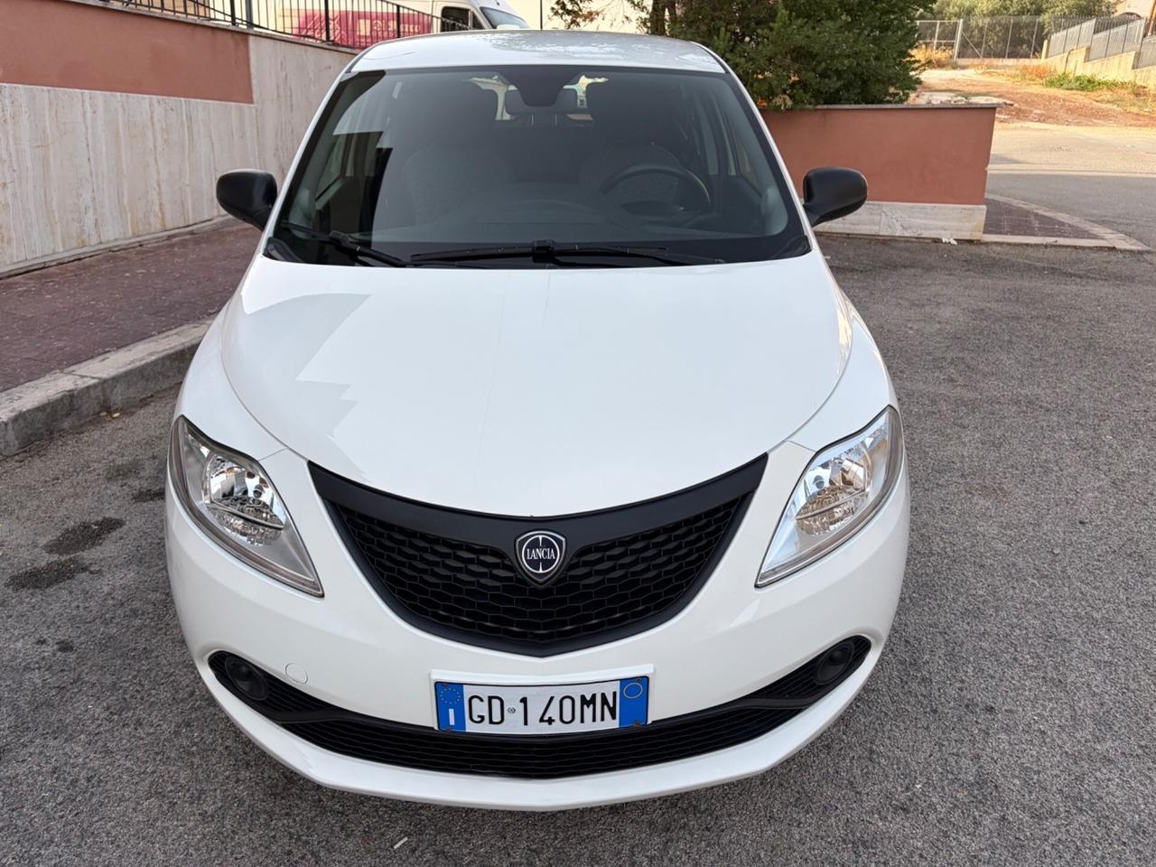 Lancia Ypsilon 1.0 FireFly benz ideale per neopate