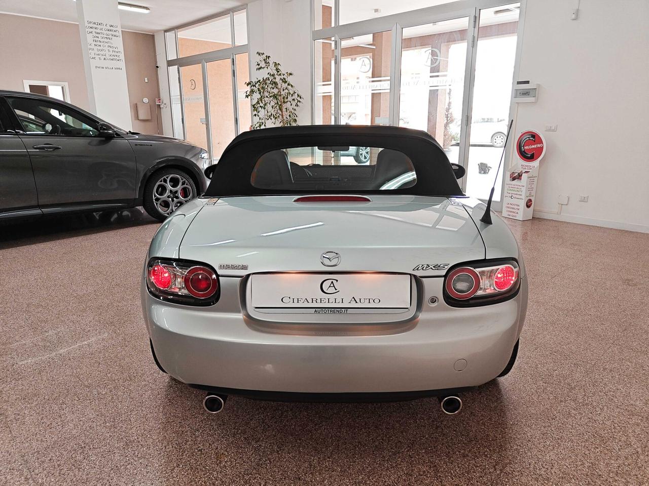 Mazda MX-5 Roadster 1.8L Wind