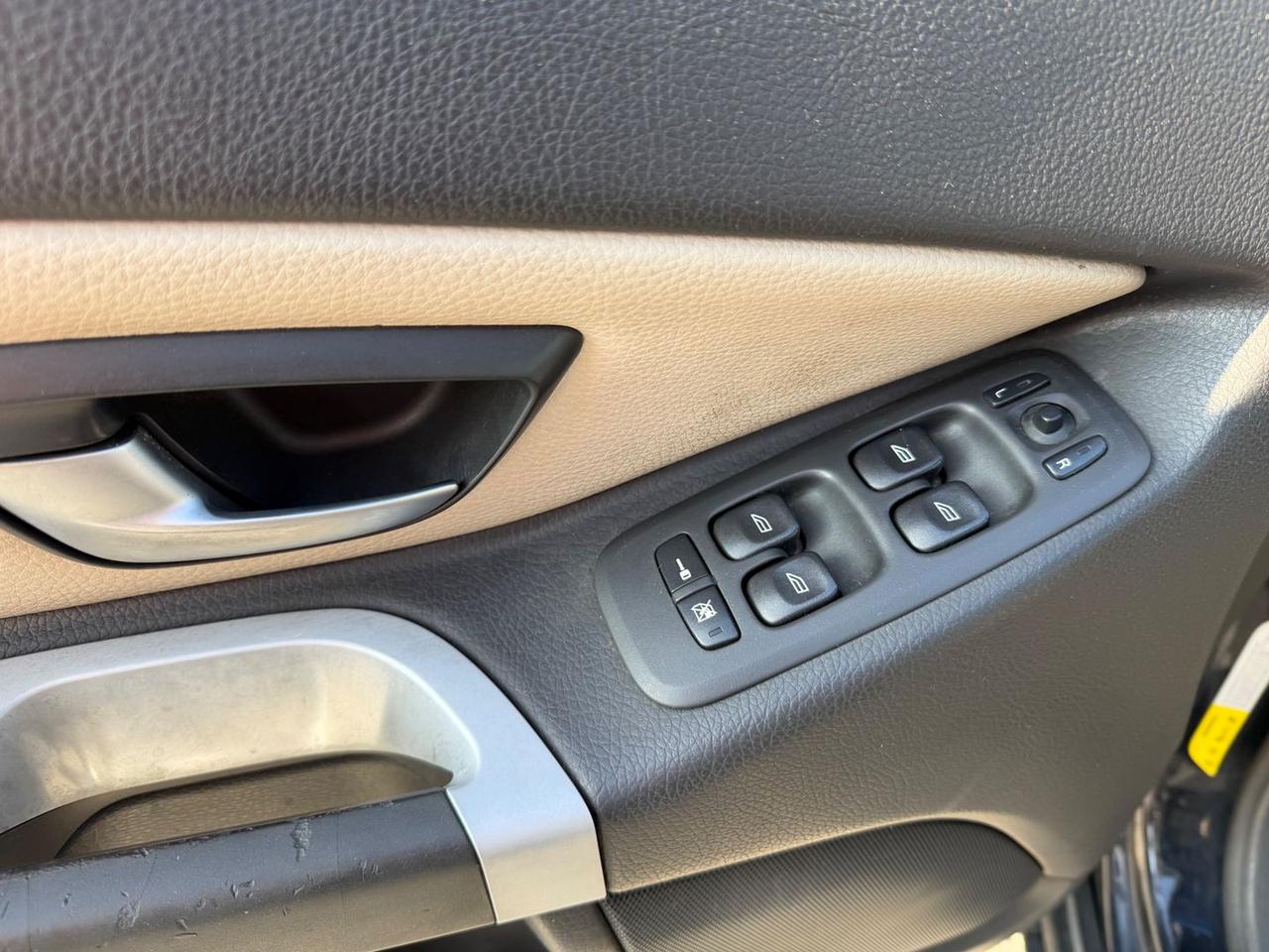 Volvo XC 90 2.4 D D5 Momentum #9901