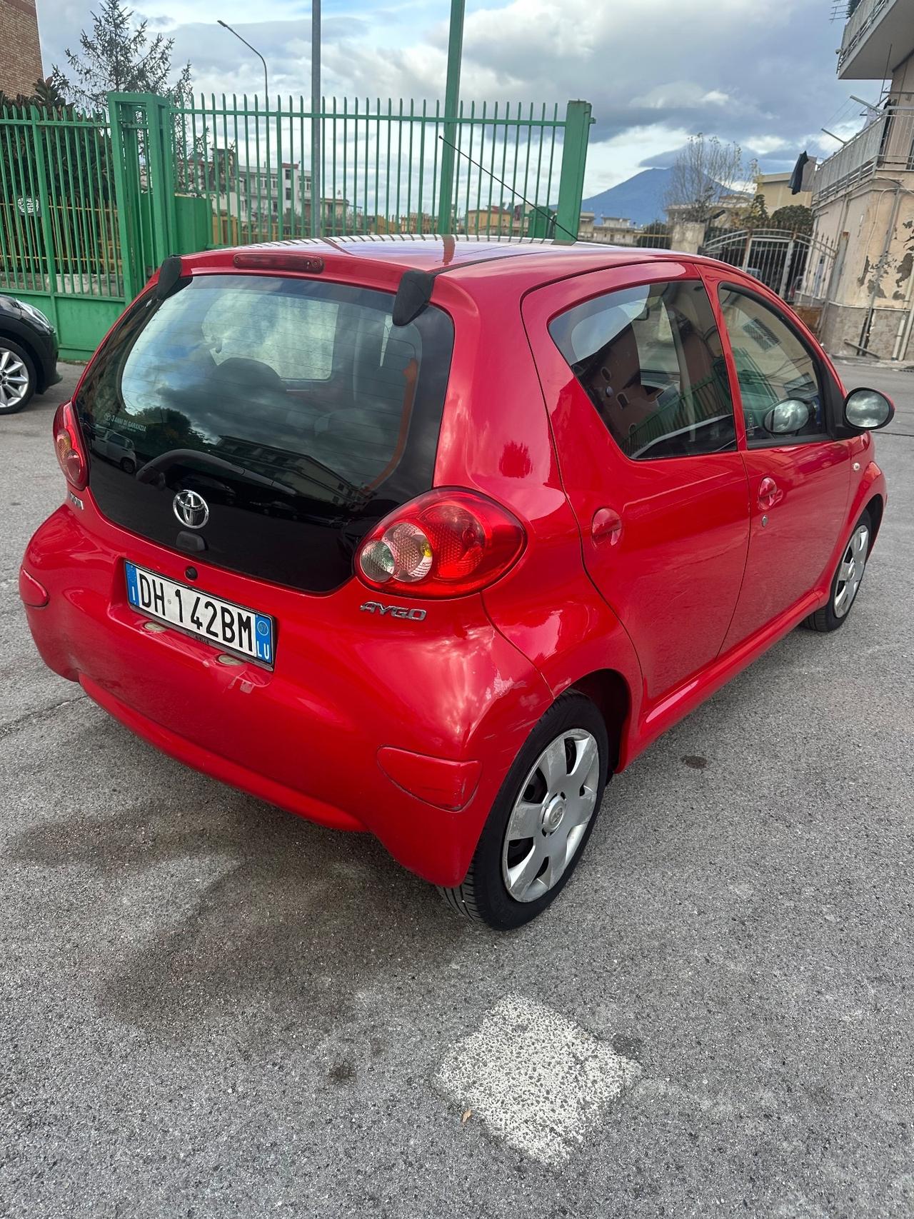Toyota Aygo 1.0 12V VVT-i 5 porte Sol