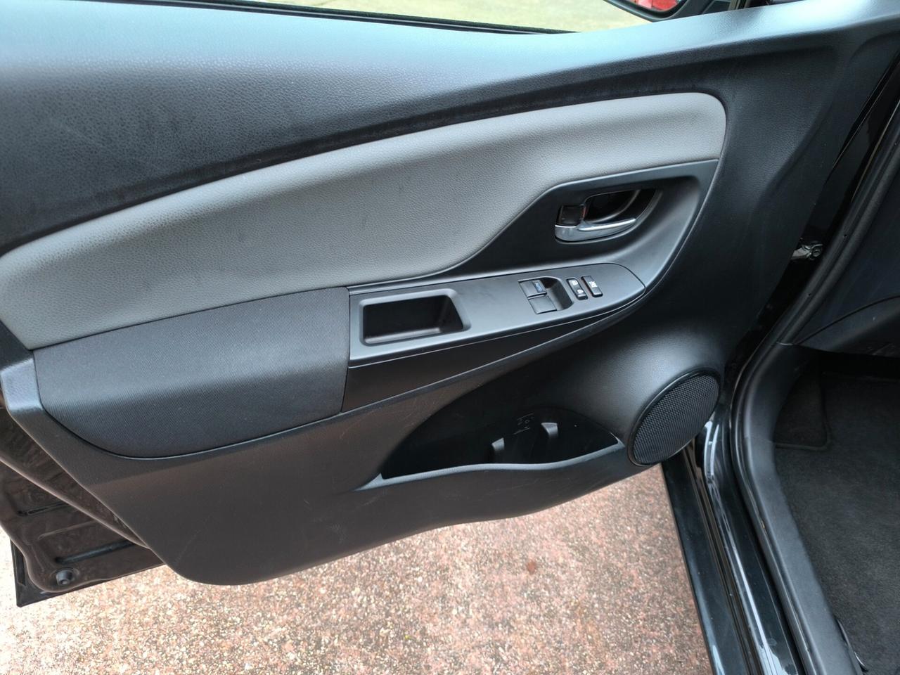 Toyota Yaris 1.5 Hybrid 5 porte Business