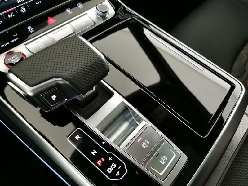 Audi Q8 RS 4.0 mhev 48V performance 640cv tiptronic