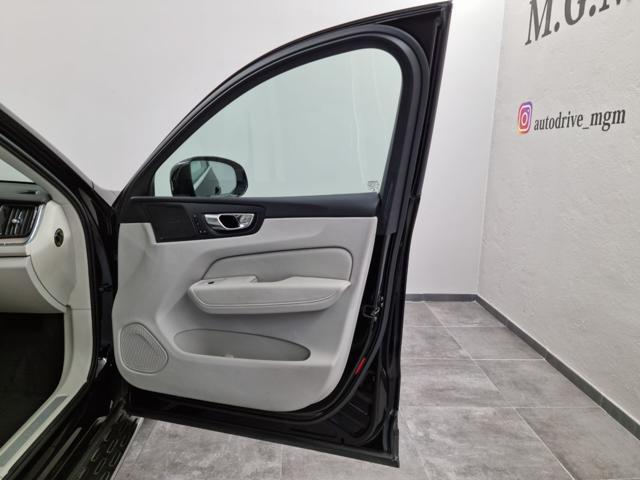VOLVO XC60 B5 (d) AWD Geartronic Momentum Pro