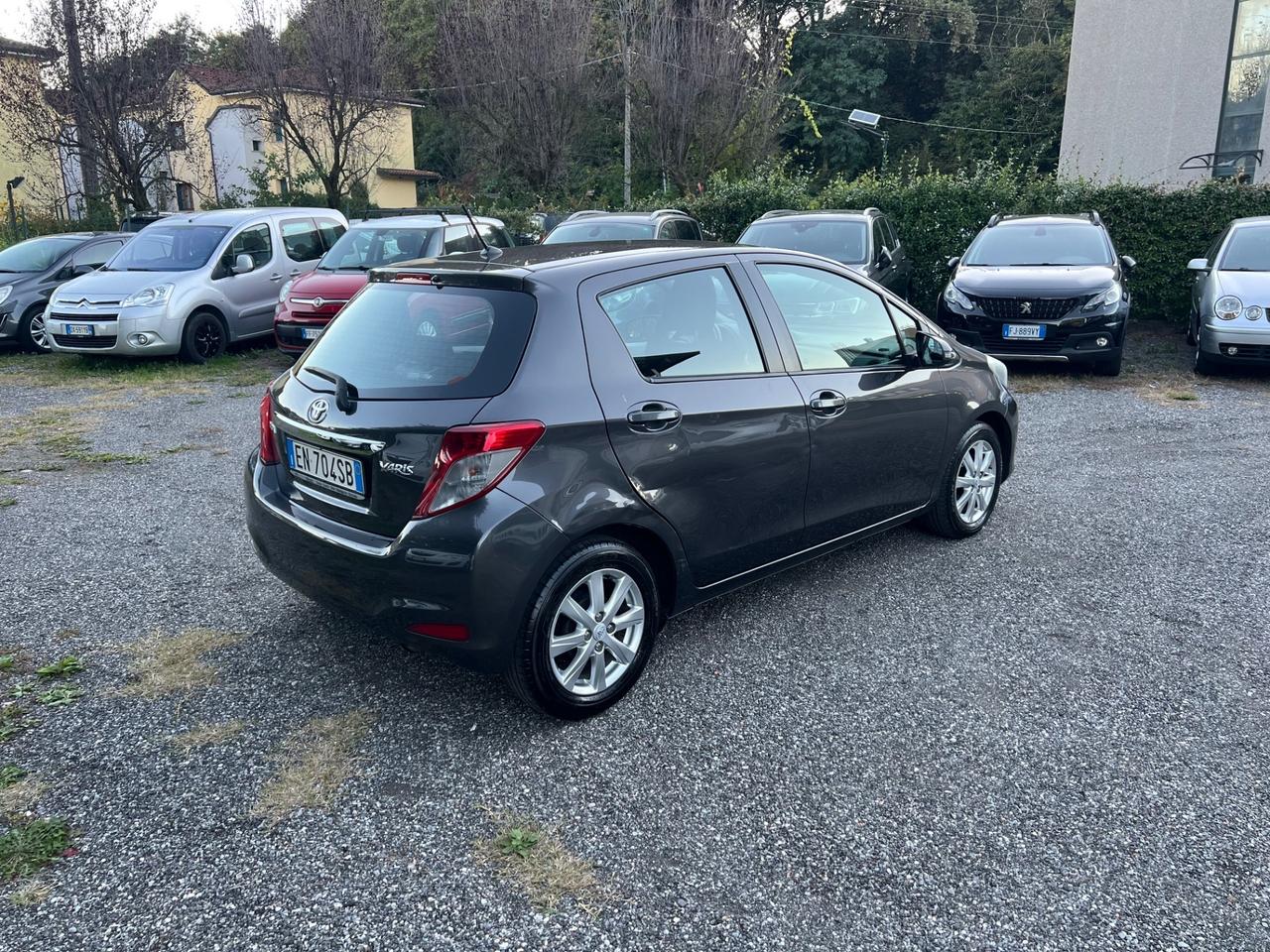 Toyota Yaris 1.3 5 porte Lounge*NEOPATENTATI