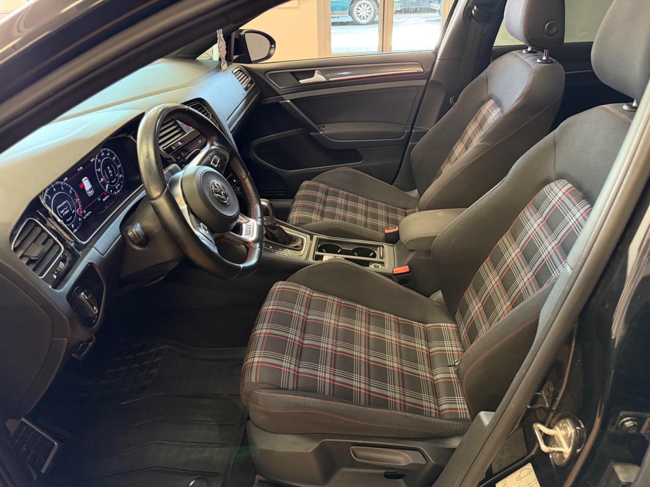 Volkswagen Golf GTI Performance 2.0 245 CV TSI DSG