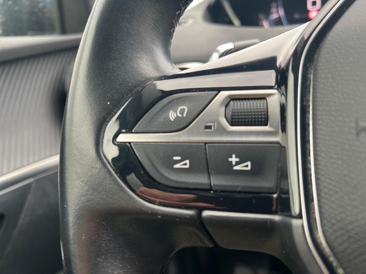 Peugeot 5008 HDi 7 posti 130 EAT8 Allure Pack