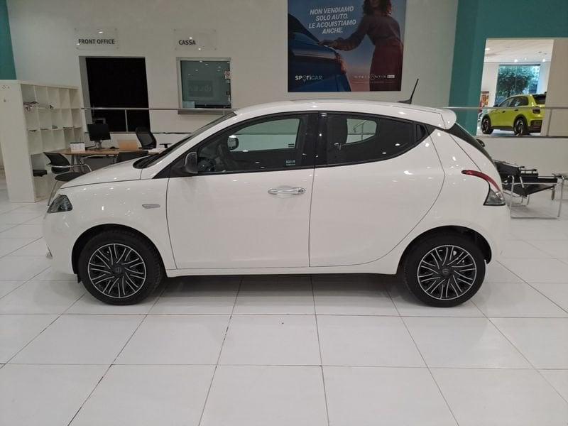Lancia Ypsilon 1.0 FireFly 70cv S&S Hybrid GOLD