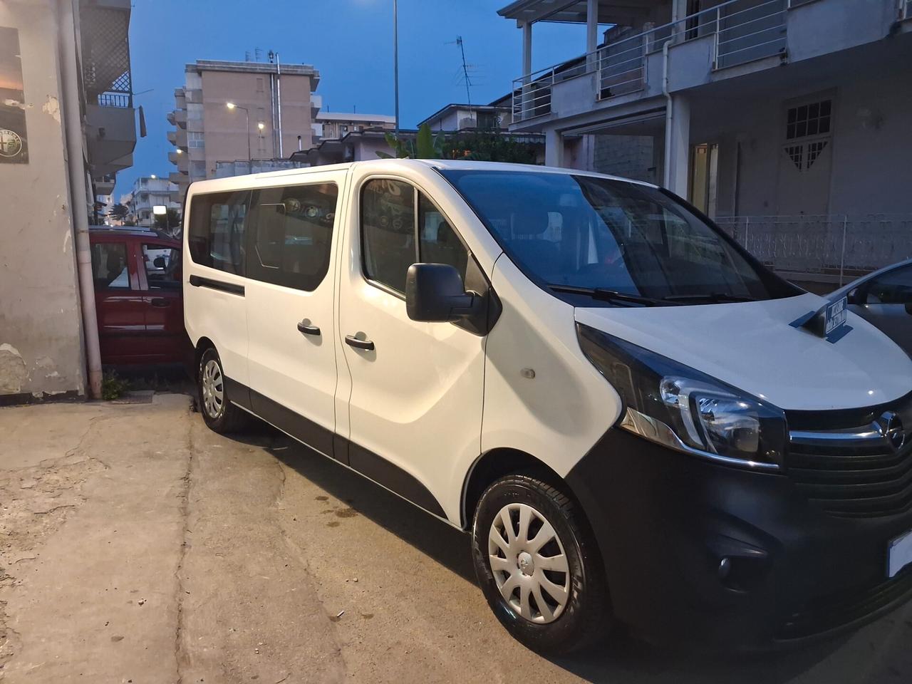 Opel Vivaro 29 1.6 CDTI 120CV 9 posti 2019 Gancio