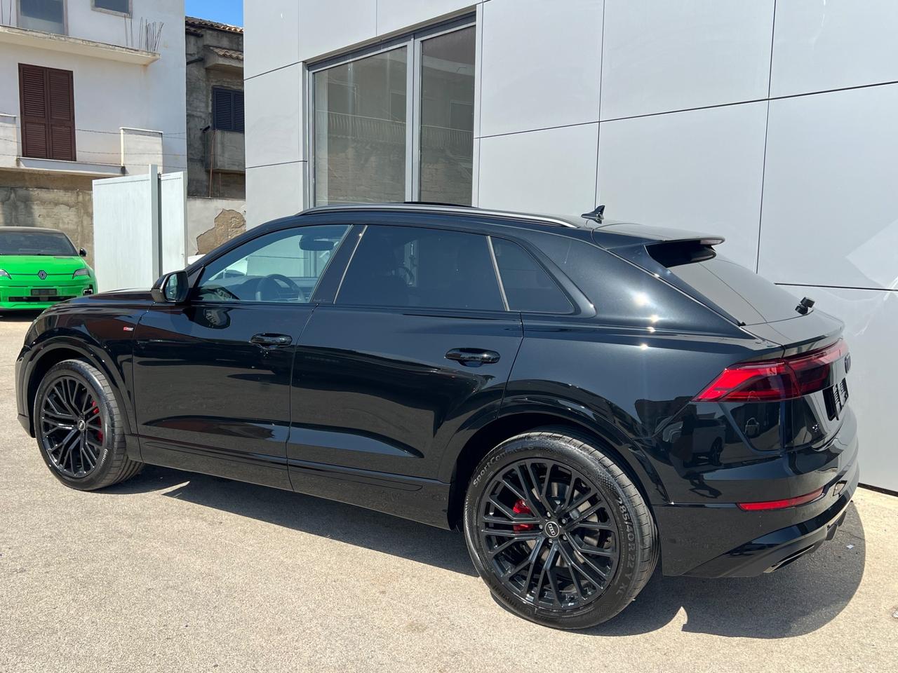Audi Q8 Sline quattro possibilità noleggio no scoring