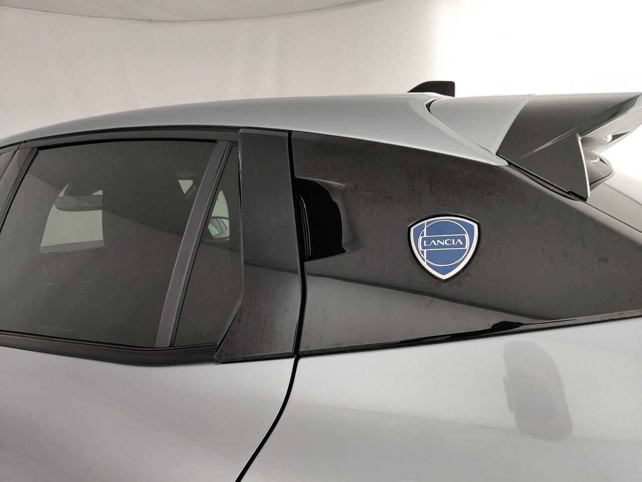 Lancia Ypsilon Hybrid e-DCT LX