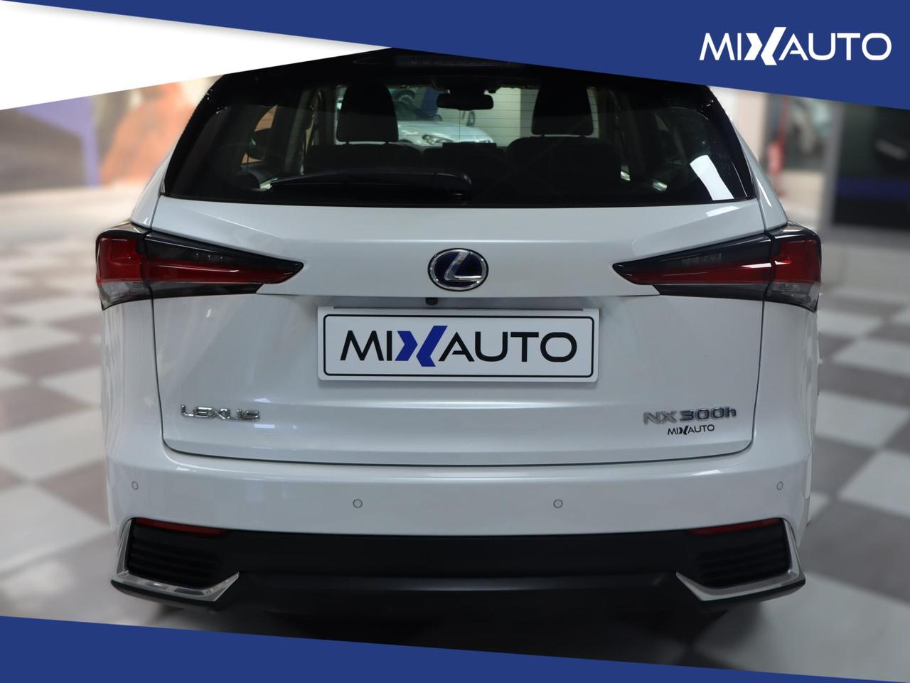 Lexus NX 300h 2.5 Premium 4WD AUTO