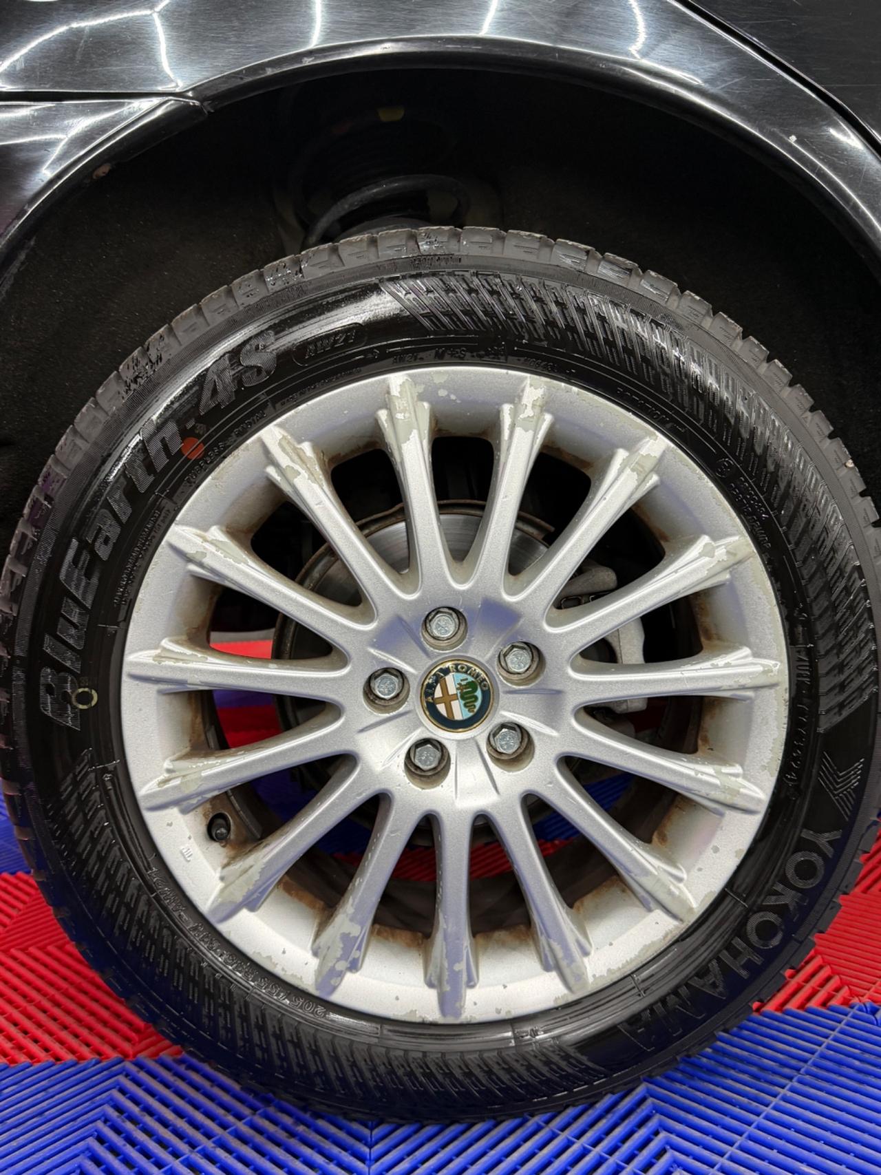 Alfa Romeo 147 1.9 JTD M-JET 16V 5 porte Black Line