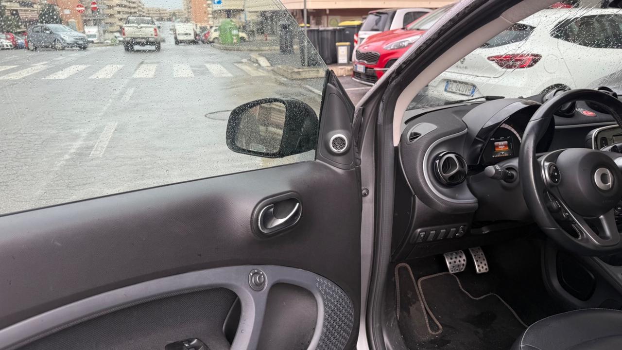 Smart ForTwo 90 0.9 Turbo BRABUS Style LED NAVI PELLE JBL CERCHI 17 SEDILI RISCALDATI PDC
