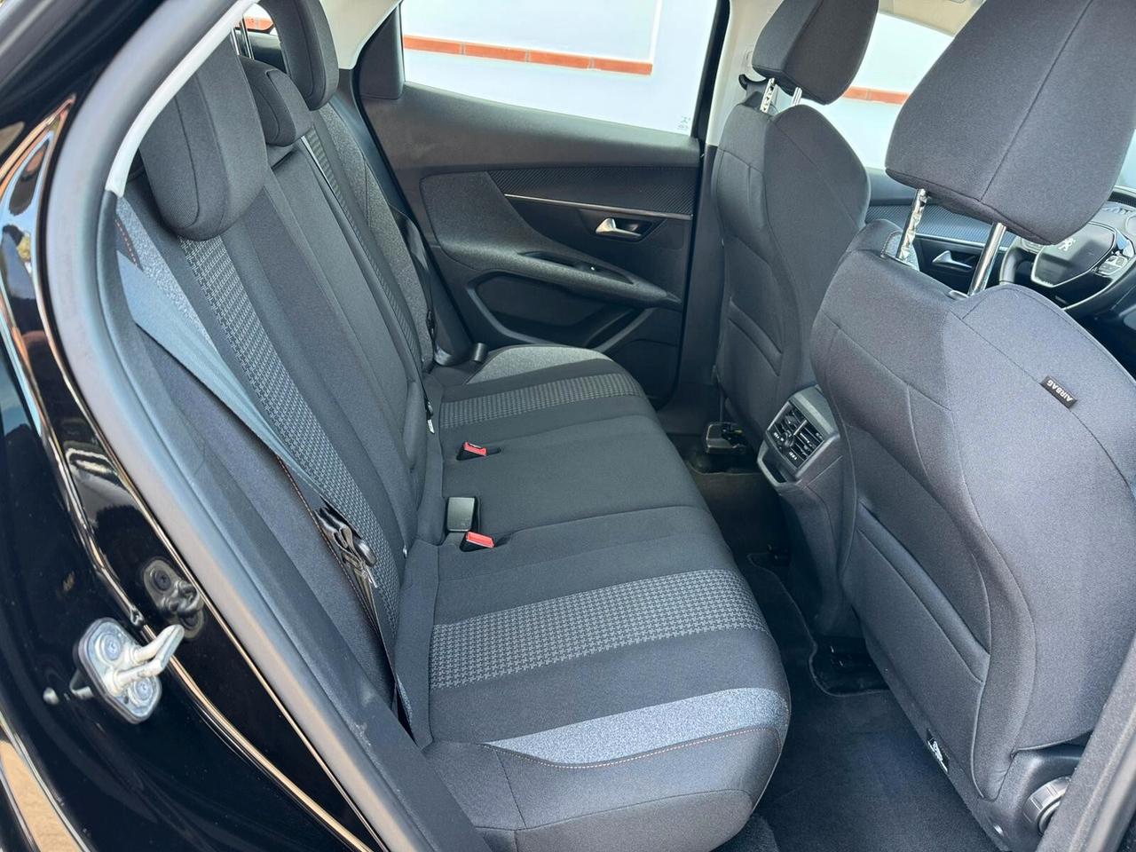Peugeot 3008 BlueHDi