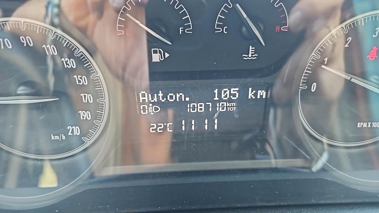 Lancia Ypsilon 1.2 69 CV 5 porte Neopatentati
