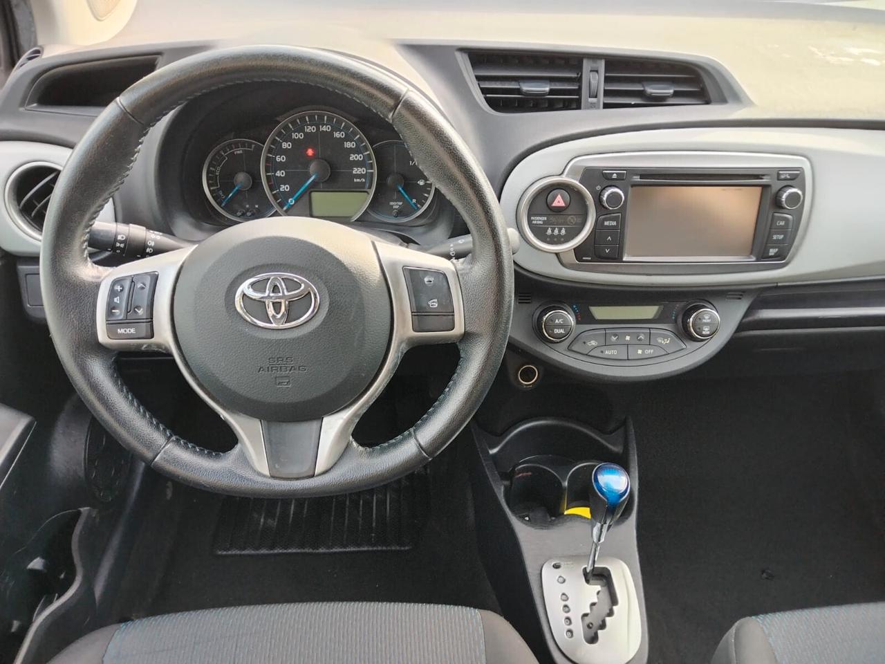 TOYOTA YARIS AUTOMATICA