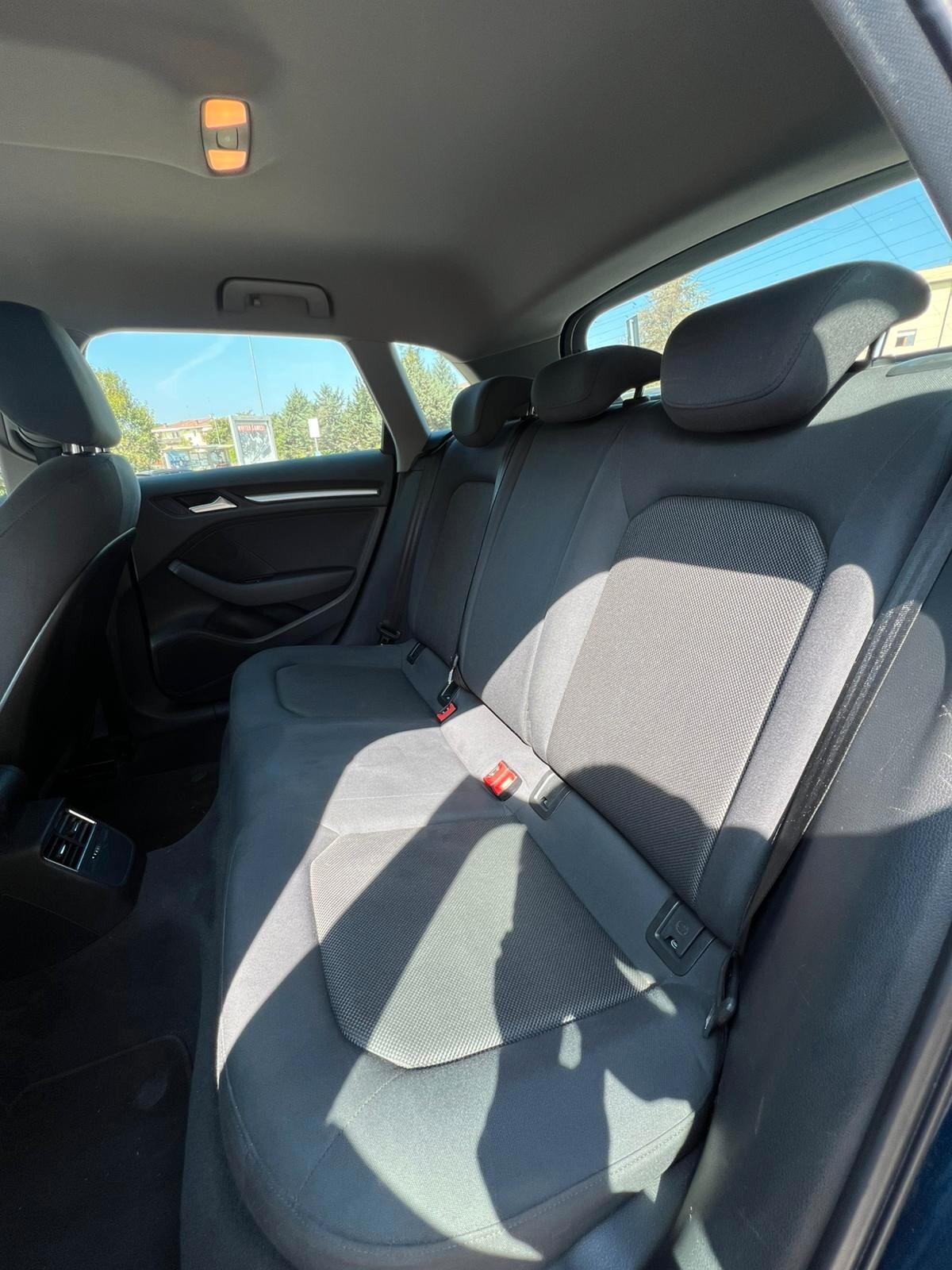 Audi A3 Sedan 35 TDI S tronic Business