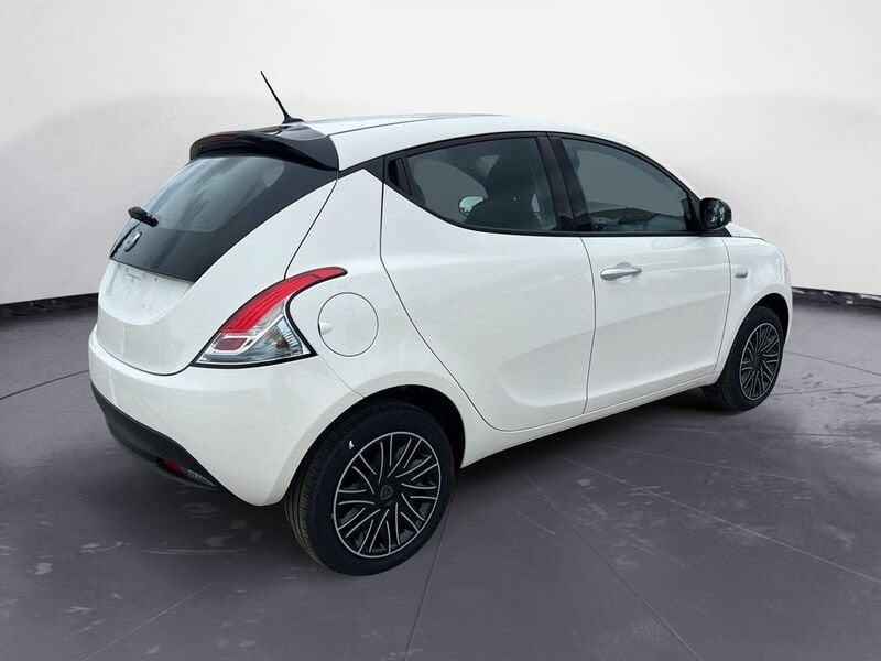 Lancia Ypsilon 1.0 FireFly 5 porte S&S Hybrid Oro