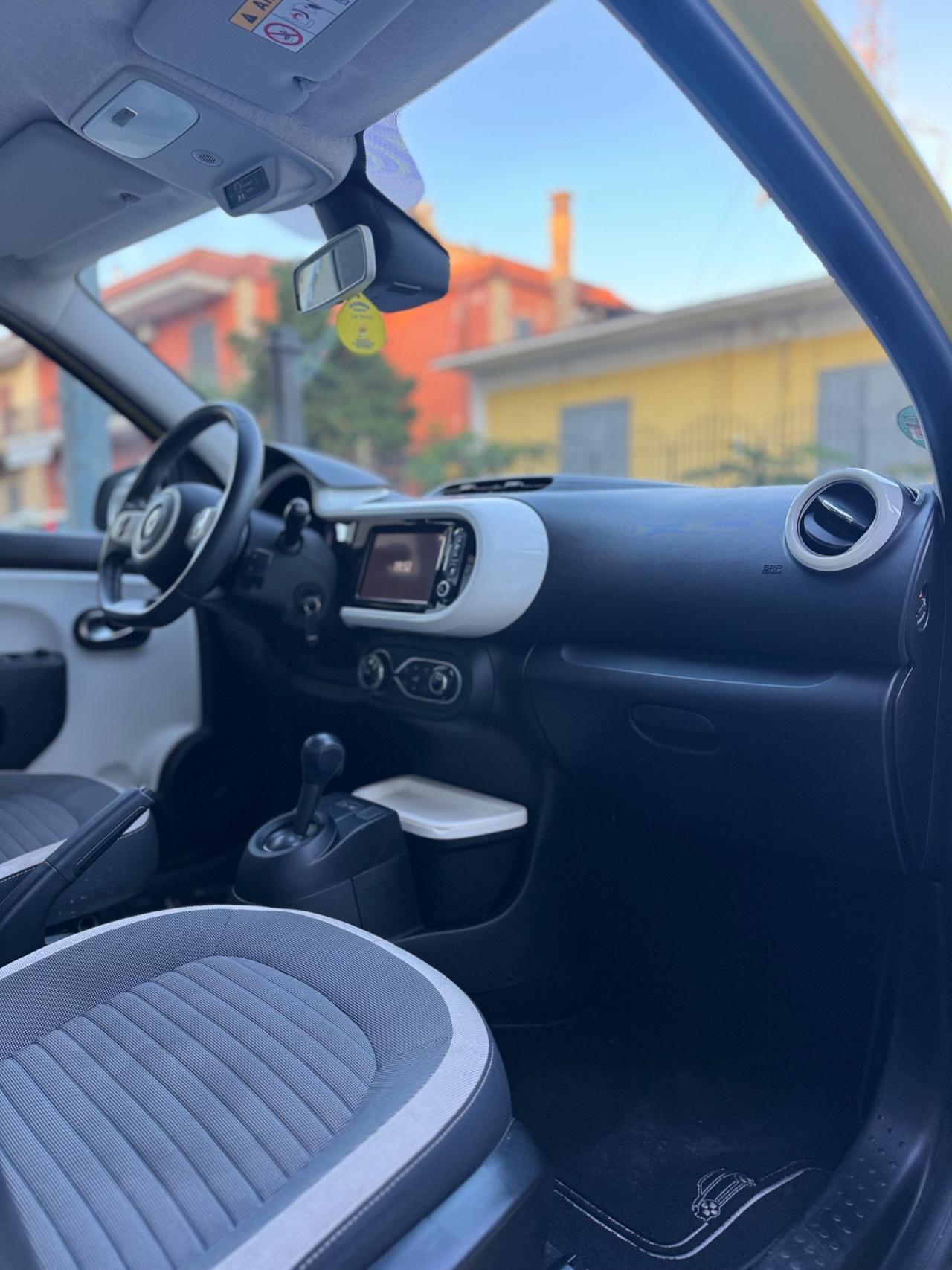 Renault Twingo TCe 90 CV EDC Intens