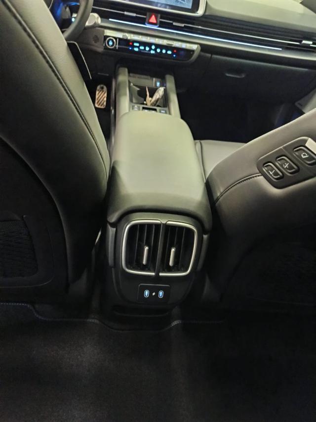 HYUNDAI Ioniq 6 77.4 kWh AWD Evolution + TECH PACK