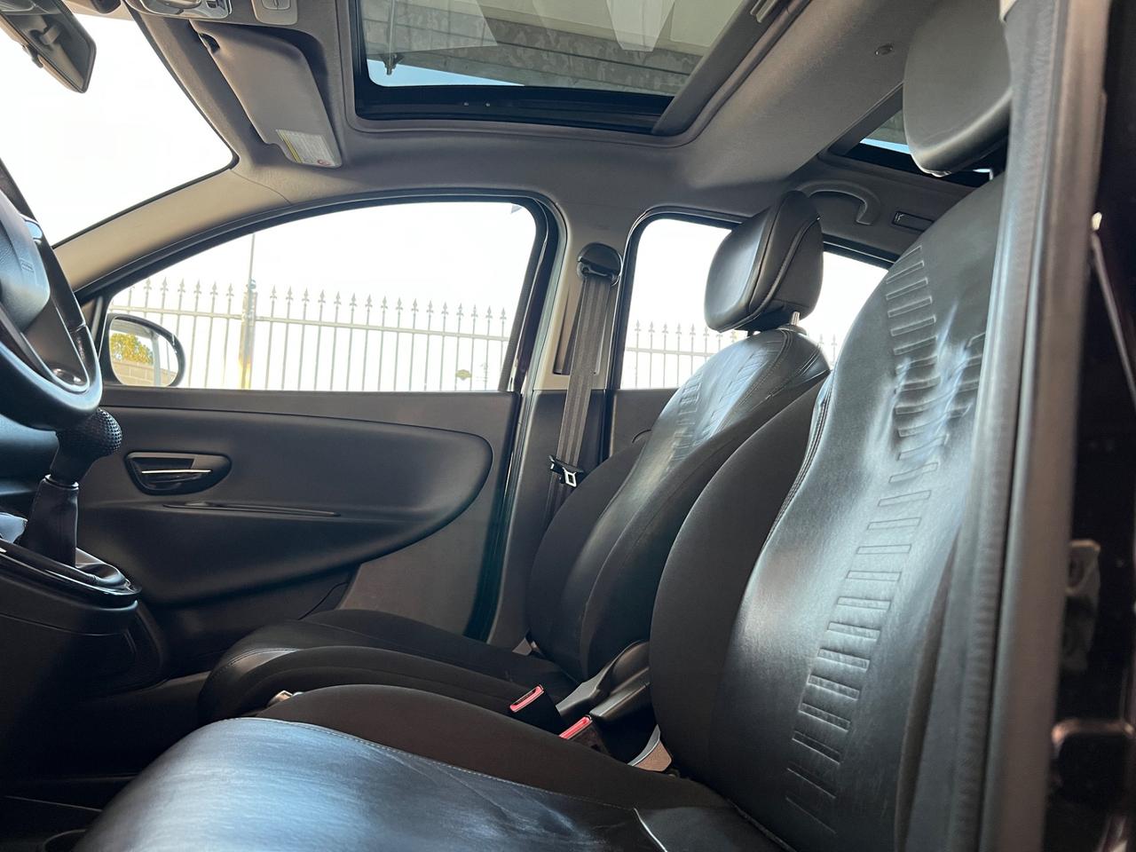 Lancia Ypsilon 1.3 MJT 95 CV 5 porte S&S Platinum TETTO PELLE