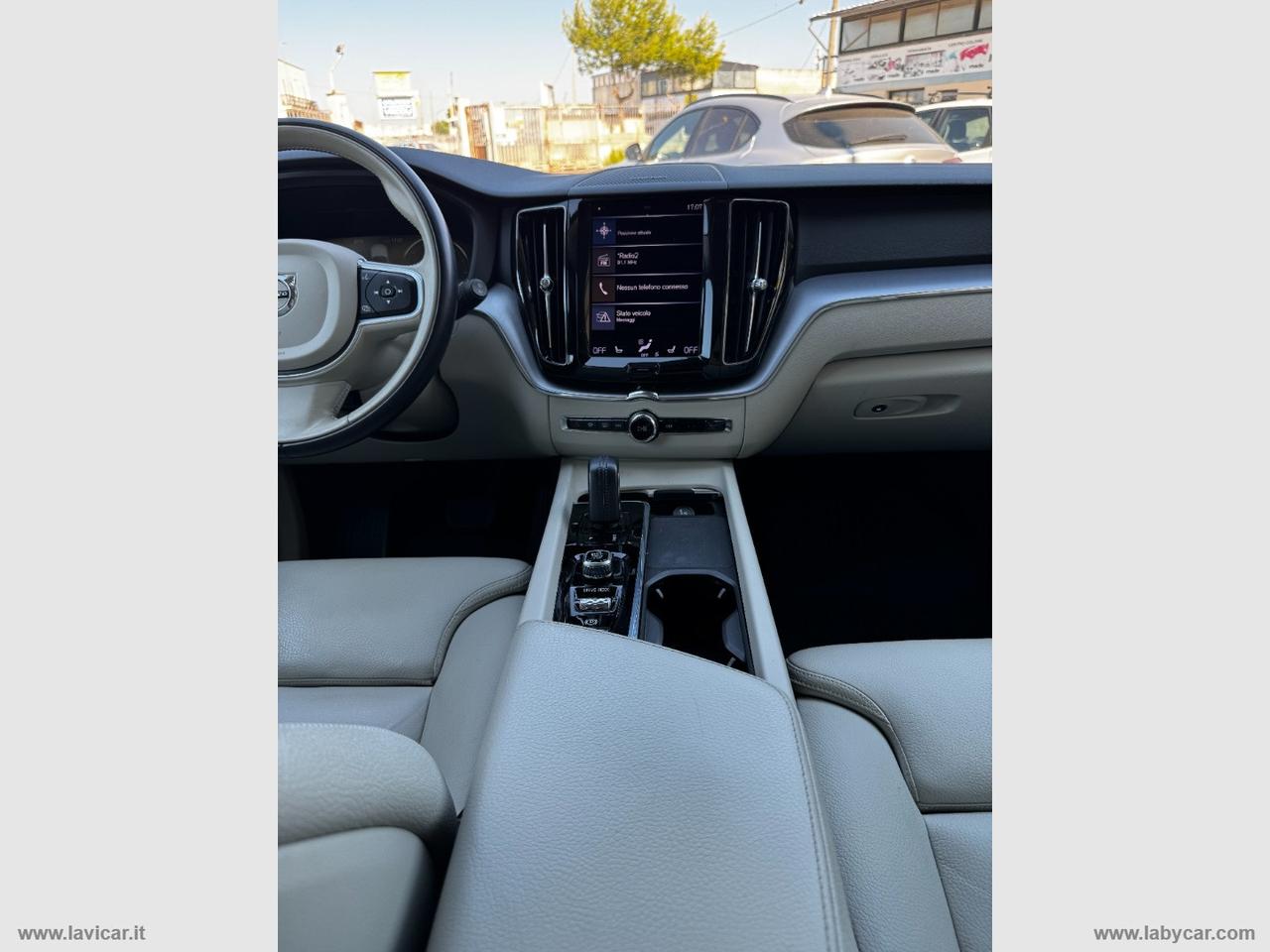 VOLVO XC60 B4