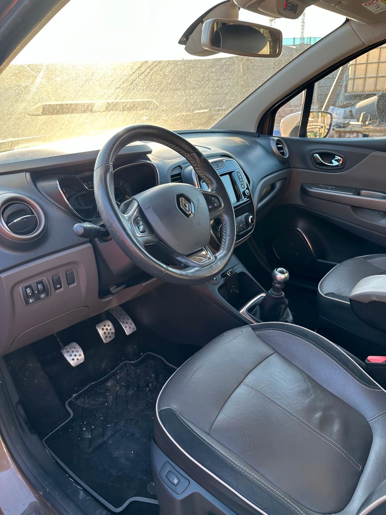 Renault Captur 1.5 90 Energy Iconic LEGGERMENTE SINISTRATA