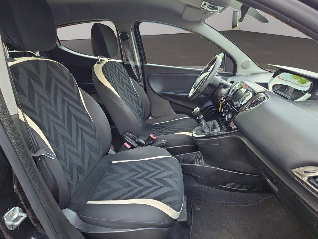 LANCIA Ypsilon 1.2 silver 69cv del 2017
