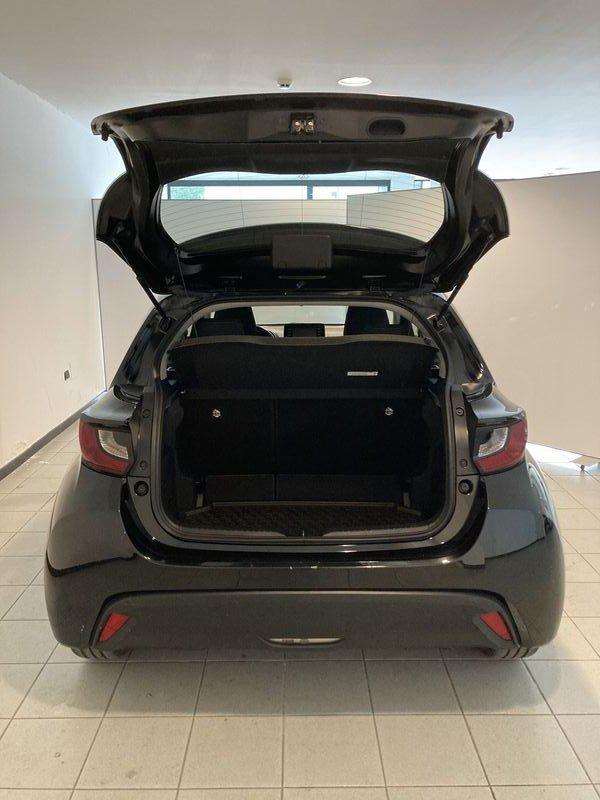 Toyota Yaris Hybrid Active MY22