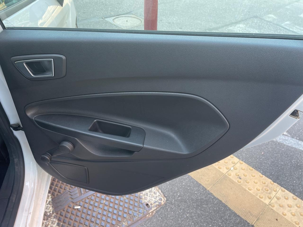Ford Fiesta 1.4 5 porte Bz.- GPL/GARANZIA 12 MESI