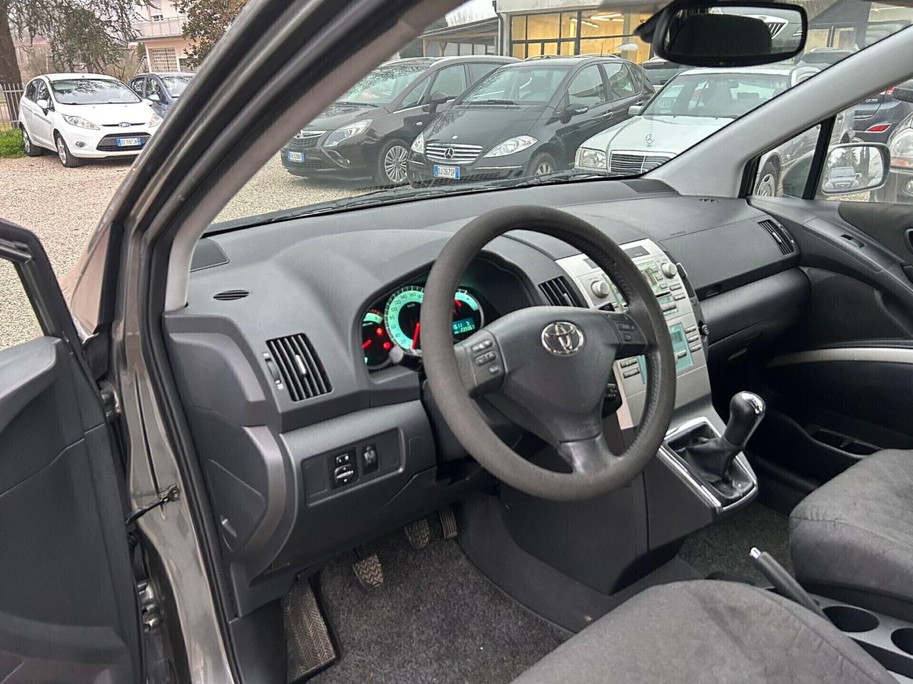 Toyota Corolla 2.0 16V D-4D 5 porte Sol