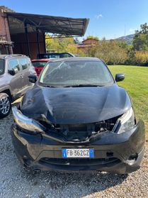 Nissan Qashqai 1.6 dCi INCIDENTATO