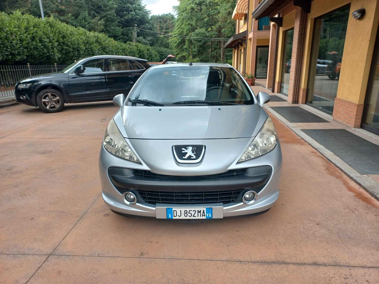 Peugeot 207 1.6 120CV CC Féline
