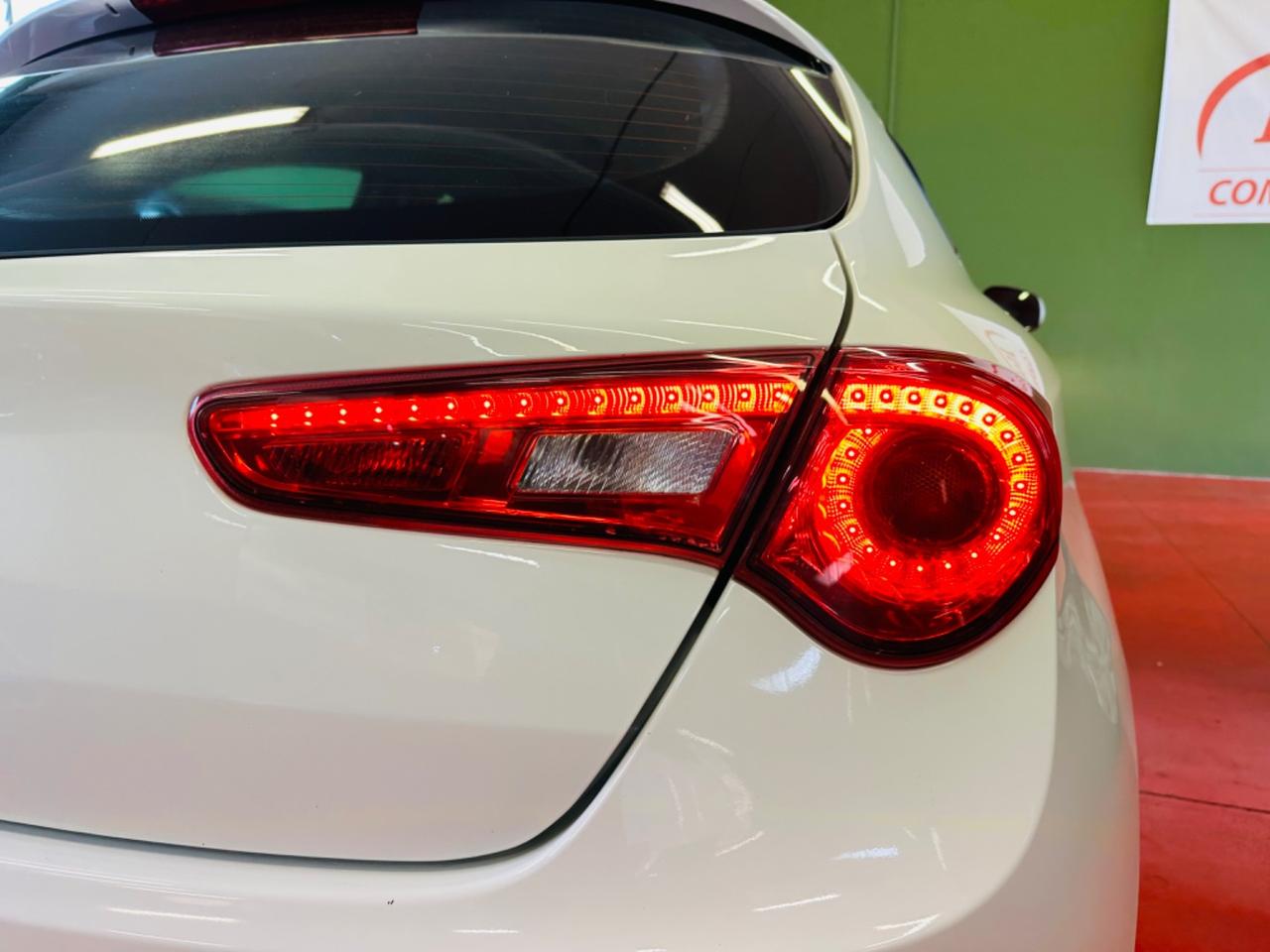 Alfa Romeo Giulietta 1.6 JTDm-2 105 CV Exclusive