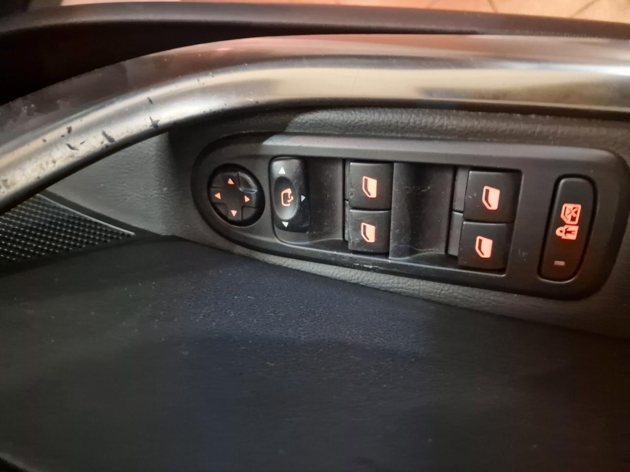 Peugeot 308 1.6 8V e-HDi 112CV Stop&Start 5p. Business