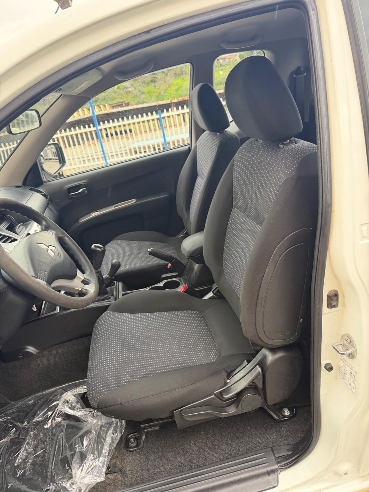 Mitsubishi L200 2.5 DI-D/178CV 2014