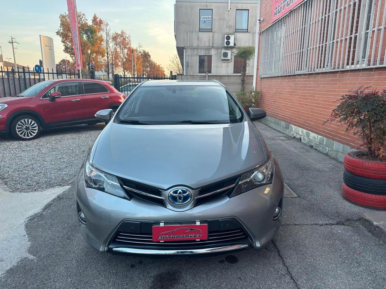 Toyota Auris 1.8 Hybrid Lounge