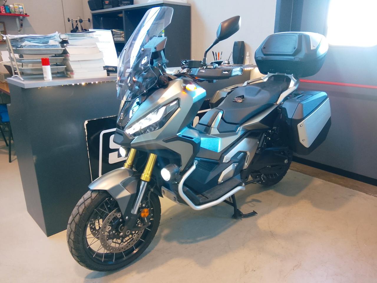 Honda X-ADV 750 travel finanziabile